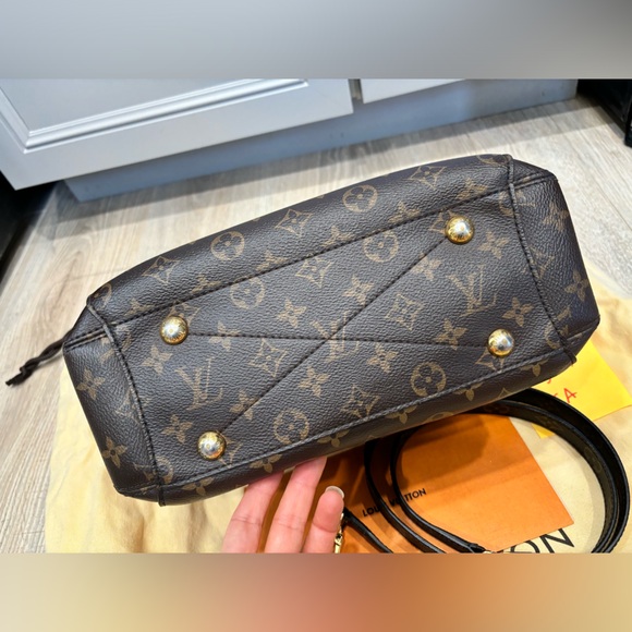 Authentic Louis Vuitton Montaigne bb Monogram. - Picture 7 of 12